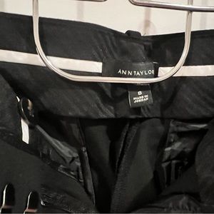 Ann Taylor Black Capri Pants Size 8
